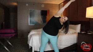 www.sydneyscreams4u.com - 1864. Accidental Belly Exposure thumbnail